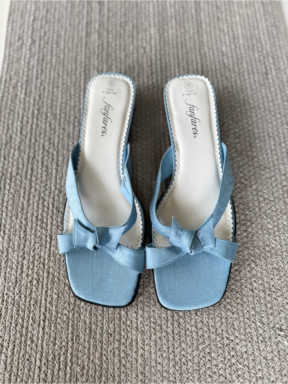 Vintage Fanfares Light Blue Silk Bow Kitten Heels Slides Dressy Sandals Sz 10